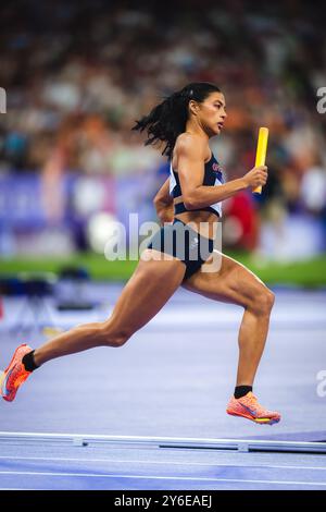 Nicole Yeargin nimmt an der 4X400 Meter Staffel bei den Olympischen Spielen 2024 in Paris Teil. Stockfoto