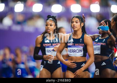 Nicole Yeargin nimmt an der 4X400 Meter Staffel bei den Olympischen Spielen 2024 in Paris Teil. Stockfoto