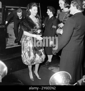 PRINZESSIN MARGARET ROSE UND LORD SNOWDON BEI GIRL GUIDES RALLY IN LONDON AM 5. NOVEMBER 1962 Stockfoto