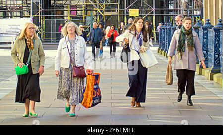 Glasgow, Schottland, Großbritannien. September 2024. Wetter in Großbritannien: Sonnig im Zentrum der Stadt. Credit Gerard Ferry/Alamy Live News Stockfoto