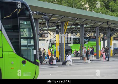 Zentraler Omnibusbahnhof, Messedamm, Westend, Charlottenburg, Berlin, Deutschland *** Zentraler Busbahnhof, Messedamm, Westend, Charlottenburg, Berlin, Deutschland Stockfoto