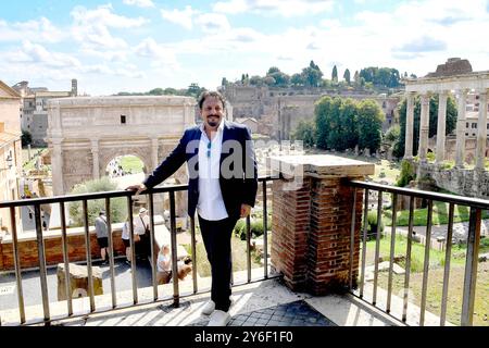 Rom: Campidoglio. Vorstellung der 7 Könige von Rom. Auf dem Foto: Enrico Brignano Stockfoto