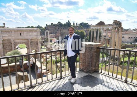 Rom: Campidoglio. Vorstellung der 7 Könige von Rom. Auf dem Foto: Enrico Brignano Stockfoto