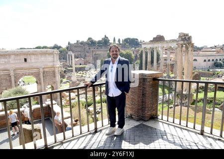 Rom: Campidoglio. Vorstellung der 7 Könige von Rom. Auf dem Foto: Enrico Brignano Stockfoto