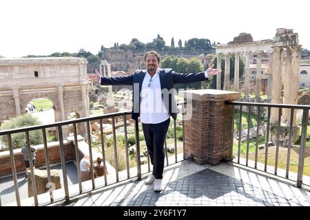 Rom: Campidoglio. Vorstellung der 7 Könige von Rom. Auf dem Foto: Enrico Brignano Stockfoto