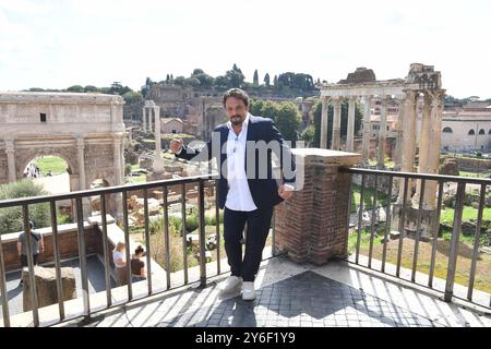 Rom: Campidoglio. Vorstellung der 7 Könige von Rom. Auf dem Foto: Enrico Brignano Stockfoto