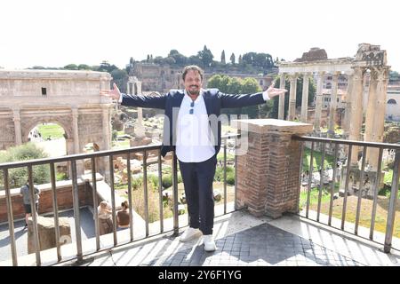 Rom: Campidoglio. Vorstellung der 7 Könige von Rom. Auf dem Foto: Enrico Brignano Stockfoto