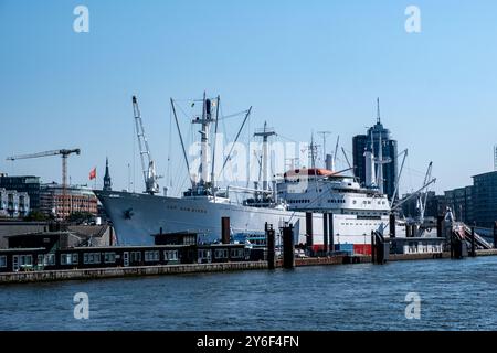 Hamburg, Deutschland - 09 05 2024: Nahaufnahme der Museumsschiffkappe san diego im hamburger Hafen Stockfoto