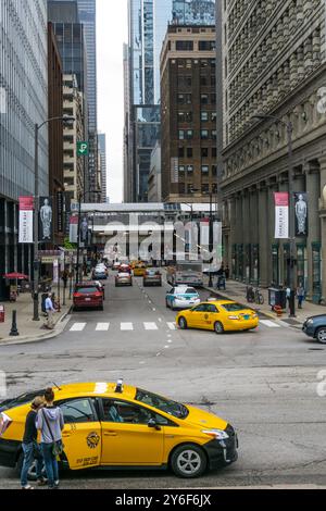 Blick auf die East Adams Street von der South Michigan Avenue. Stockfoto