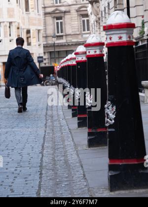 City of London Grenzpfoller mit Wappen, Poller markieren die Grenze der Square Mile der City of London Stockfoto