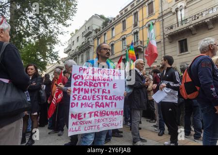 Mailand, Italien. September 2024. Presidio contro il DDL Sicurezza 'No alla repressione' con Cgil, Anpi, PD, AVS in Corso Monforte - Milano, Italia - Mercoledì, 25 Settembre 2024 (Foto Stefano Porta/LaPresse) Protest gegen das Sicherheitsgesetz 'No to Repression' mit CGIL, Anpi, PD, AVS in Corso Monforte - Mailand, Italien - Mittwoch, 25. September 2024 (Foto Stefano Porta/Laamy Presse) Stockfoto