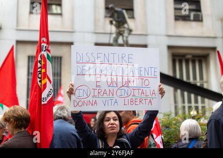 Mailand, Italien. September 2024. Presidio contro il DDL Sicurezza 'No alla repressione' con Cgil, Anpi, PD, AVS in Corso Monforte - Milano, Italia - Mercoledì, 25 Settembre 2024 (Foto Stefano Porta/LaPresse) Protest gegen das Sicherheitsgesetz 'No to Repression' mit CGIL, Anpi, PD, AVS in Corso Monforte - Mailand, Italien - Mittwoch, 25. September 2024 (Foto Stefano Porta/Laamy Presse) Stockfoto