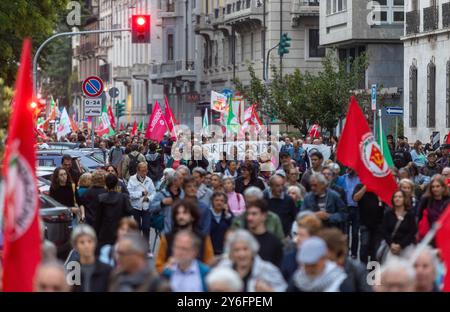 Mailand, Italien. September 2024. Corteo contro il DDL Sicurezza 'No alla repressione' con Cgil, Anpi, PD, AVS da Corso Monforte - Milano, Italia - Mercoledì, 25 Settembre 2024 (Foto Stefano Porta/LaPresse) Protest gegen das Sicherheitsgesetz 'No to Repression' mit CGIL, Anpi, PD, AVS in Corso Monforte - Mailand, Italien - Mittwoch, 25 September 2024 (Foto Stefano Porta/Laamy Presse) Stockfoto