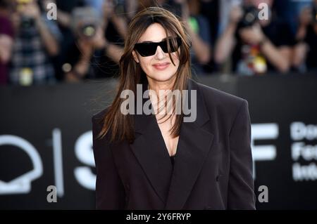 Monica Bellucci bei der Ankunft am Hotel Maria Cristina auf dem 72. Internationales Filmfestival San Sebastian / Festival Internacional de Cine de San Sebastian. San Sebastian, 25.09.2024 *** Monica Bellucci Ankunft im Hotel Maria Cristina beim 72. San Sebastian International Film Festival Internacional de Cine de San Sebastian San Sebastian, 25 09 2024 Foto:XC.xNiehausx/xFuturexImagex bellucci burton 4906 Stockfoto