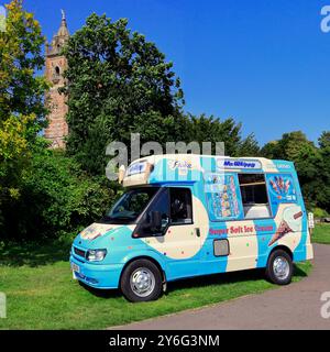 Mr. Whippy Ice Cream Van am Cabot Tower, Brandon Ill, Bristol, Westengland, Vereinigtes Königreich. 2024 Stockfoto