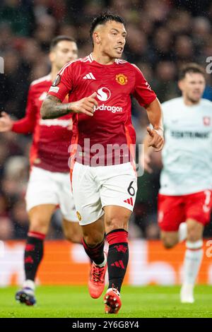 Manchester, Großbritannien. September 2024. Old Trafford MANCHESTER, ENGLAND – 25. SEPTEMBER: Lisandro Martínez aus Manchester United. Spielt im Spielfeld während des Spiels der UEFA Europa League 2024/25 League Phase MD 1 zwischen Manchester United und FC Twente am 25. September 2024 in Old Trafford. (Foto: Richard Callis/SPP) (Richard Callis/SPP) Credit: SPP Sport Press Photo. /Alamy Live News Stockfoto