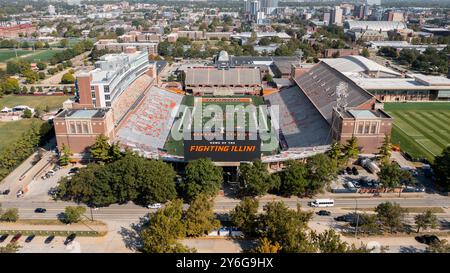 Das University of Illinois Memorial Stadium ist das Heimstadion der NCAA Fighting Illini. Stockfoto