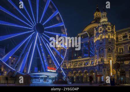 Antwerpen, Belgien, 21. März 2024: Das View-Riesenrad auf der NMBS Central Railwaystation auf dem Queen Astrid Square in Antwerpen, Europa Stockfoto