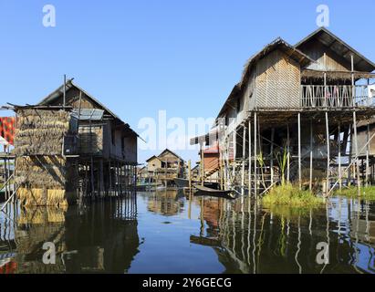 Stelzenhäuser im Dorf am Inle See, Myanmar, Asien Stockfoto