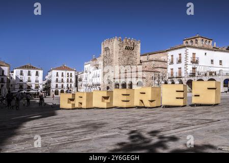 Caceres, Spanien, Extremadura, Mai 2018 Hauptplatz oder plaza Bürgermeister der Stadt Caceres, Europa Stockfoto