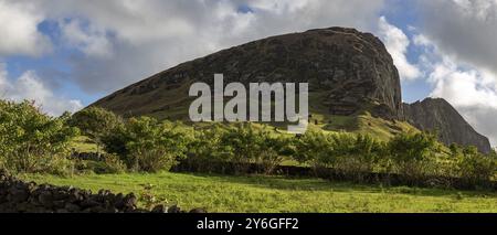 Osterinsel. Vulkan Ranu Raraku Moai Steinbruch auf Rapa Nui Stockfoto