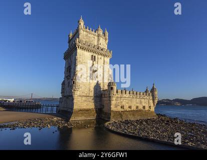 Belem Turm und Tejo bei Sonnenuntergang, Lissabon, Portugal, Europa Stockfoto