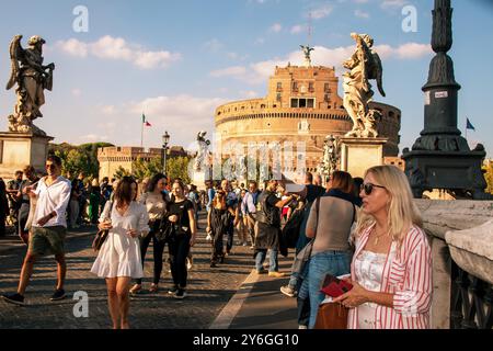 Rom, Italien - 15. Oktober 2022. Das Castel Sant Angelo ist eines der berühmtesten Gebäude in Rom. Direkt am Tiber im castell Lungotevere gelegen Stockfoto