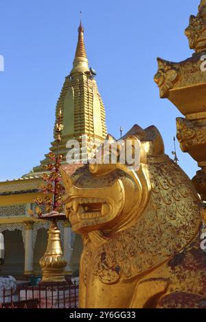 Der goldene Löwe in der Schwezigon-Pagode (Paya) in Bagan, Myanmar (Birma) Stockfoto