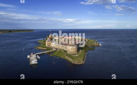 Luftaufnahme der Festung Oreshek auf der Insel Neva in der Nähe der Stadt Shlisselburg, Region Leningrad, Russland, Europa Stockfoto