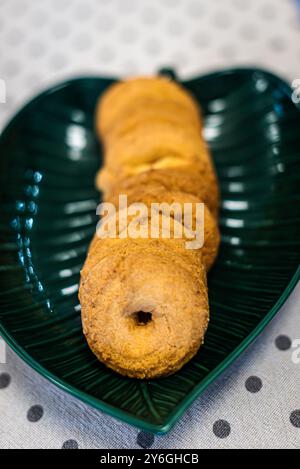 Hausgemachte Bergkekse genannt Pasta di Meliga. Stockfoto