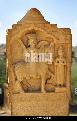 Alte indische Skulptur in Cenotaph Bada Bagh, Jaisalmer Indien Stockfoto