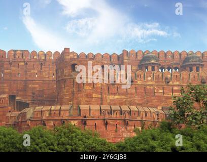 Rote Festungsmauer in Agra Indien Stockfoto