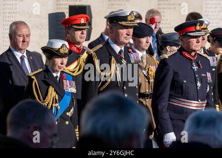 National Memorial Arboretum, Großbritannien. November 2023. Die Prinzessin Royal nimmt zusammen mit Ex-Soldaten und Frauen am Waffenstillstandsfest Teil Stockfoto