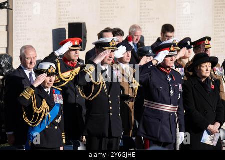 National Memorial Arboretum, Großbritannien. November 2023. Die Prinzessin Royal nimmt zusammen mit Ex-Soldaten und Frauen am Waffenstillstandsfest Teil Stockfoto