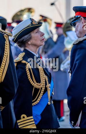 National Memorial Arboretum, Großbritannien. November 2023. Die Prinzessin Royal nimmt zusammen mit Ex-Soldaten und Frauen am Waffenstillstandsfest Teil Stockfoto