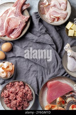 Lebensmittel, Auswahlfutter für FLEISCHFRESSER-DIÄT. Fisch und Meeresfrüchte, Fleisch, Mega und Fett. Zero Carbs Diätkonzept Stockfoto