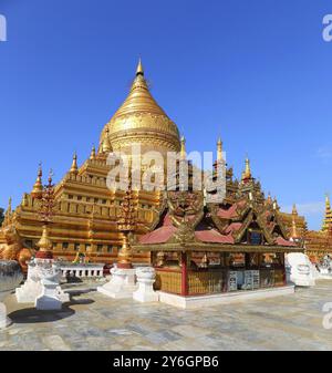 Die goldene Shwezigon-Pagode (Kopie der Shwedagon-Pagode) in Bagan, Myanmar (Birma) Stockfoto