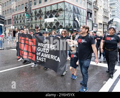 Die jährliche New York City Labor Day Parade marschiert auf die 5th Avenue. Als union Town ist die Parade gut besucht. Stockfoto