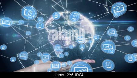 Bild eines Netzwerks von Verbindungen mit Symbolen auf der ganzen Welt Stockfoto