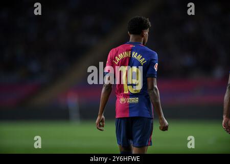 Barcelona, Esp. September 2024. FC BARCELONA GEGEN GETAFE CF. 25. September 2024 Lamine Yamal (19) des FC Barcelona während des Spiels zwischen dem FC Barcelona und Getafe CF, das dem siebten Tag der La Liga EA Sports im Olimpic-Stadion Lluis Companys aus Montjuic in Barcelona entspricht. Quelle: Rosdemora/Alamy Live News Stockfoto