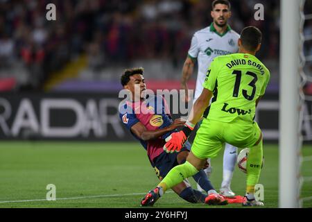 Barcelona, Esp. September 2024. FC BARCELONA GEGEN GETAFE CF. 25. September 2024 Lamine Yamal (19) des FC Barcelona während des Spiels zwischen dem FC Barcelona und Getafe CF, das dem siebten Tag der La Liga EA Sports im Olimpic-Stadion Lluis Companys aus Montjuic in Barcelona entspricht. Quelle: Rosdemora/Alamy Live News Stockfoto