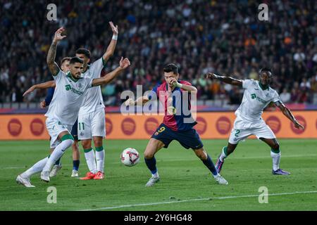 Barcelona, Esp. September 2024. FC BARCELONA GEGEN GETAFE CF. 25. September 2024 Robert Lewandowski (9) vom FC Barcelona während des Spiels zwischen dem FC Barcelona und Getafe CF, das dem siebten Tag der La Liga EA Sports im Olimpic-Stadion Lluis Companys aus Montjuic in Barcelona entspricht. Quelle: Rosdemora/Alamy Live News Stockfoto