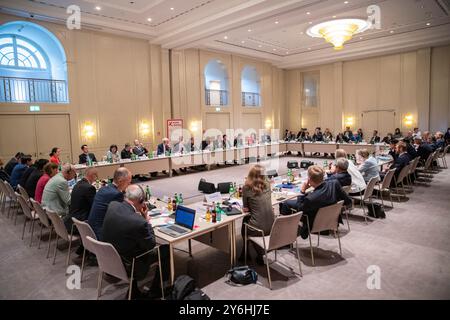 Berlin, Deutschland. September 2024. Liu Jianchao, Leiter der Internationalen Abteilung des Zentralkomitees der Kommunistischen Partei Chinas (KPCh), nimmt am 186. Bergedorf Runden Tisch am 24. September 2024 in Berlin Teil. Liu leitete vom 22. Bis 25. September eine Delegation des KPC zu einem Besuch in Deutschland. Quelle: Zhang Fan/Xinhua/Alamy Live News Stockfoto