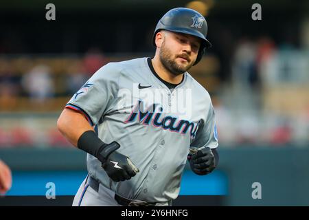 Minneapolis, Minnesota, USA. September 2024. Während eines MLB-Baseballspiels zwischen den Minnesota Twins und den Miami Marlins im Target Field gewannen die Twins 8:3. (Kreditbild: © Steven Garcia/ZUMA Press Wire) NUR REDAKTIONELLE VERWENDUNG! Nicht für kommerzielle ZWECKE! Stockfoto