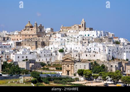 Blick auf die Altstadt Stadt Ostuni, Provinz Brindisi, Apulien Region, Italien Stockfoto