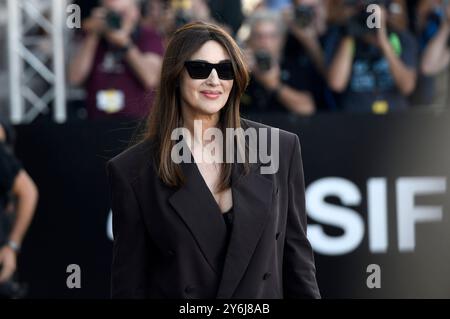 Monica Bellucci bei der Ankunft am Hotel Maria Cristina auf dem 72. Internationales Filmfestival San Sebastian / Festival Internacional de Cine de San Sebastián. San Sebastian, 25.09.2024 Stockfoto