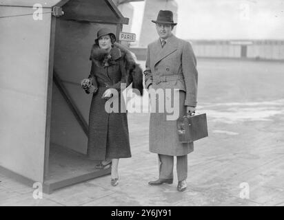 Am Croydon Airport, South London, fahren England Lord und Lady Long von Wraxall zu ihren Flitterwochen nach Paris. 15. November 1933 Stockfoto