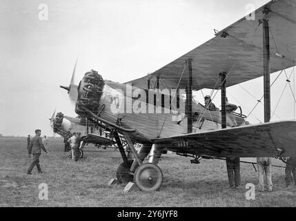 R A F No 600, City of London Auxiliary Bomber Squadron in Tangmere , Sussex , England Squadron Piloten starten ihre Doppeldecker , " Westland Wapitis " und machen sich bereit für den Start . 1931 Stockfoto