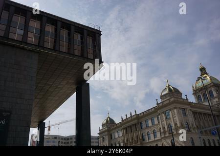 Niedrigen Winkel Ansicht von Gebäuden gegen Himmel Stockfoto