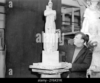 Herr Charles Sargeant Jagger , Designer des Royal Artillery Memorial usw , der als zusätzliches Mitglied des Royal Mint Advisory Committee on Coins , Medaillen , Siegel und Dekorationen ernannt wurde . 3. Februar 1932 Stockfoto